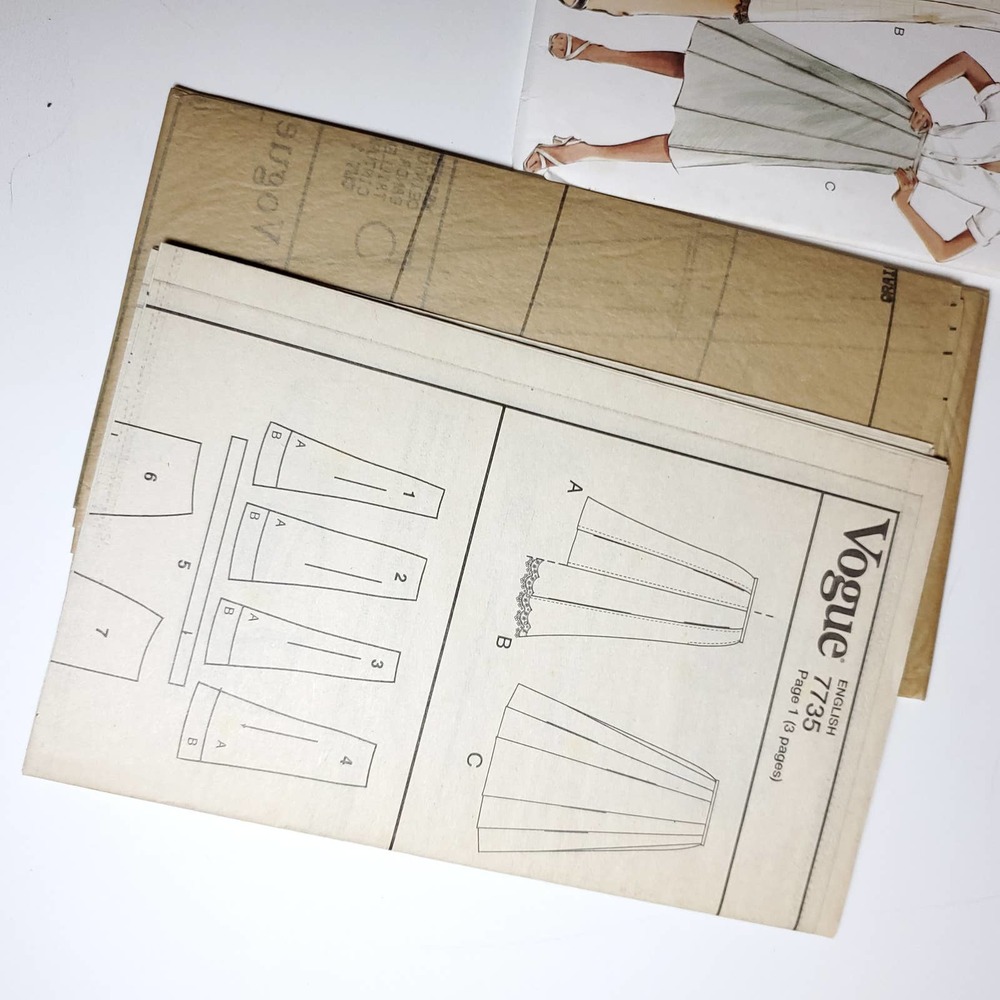 Vintage | Vogue Sewing Pattern - image 2